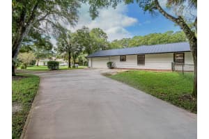 4210 12th Street SW, Vero Beach, FL 32968 Sold 11/21/24