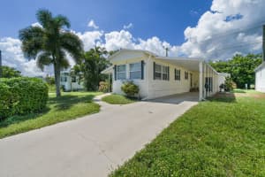 8188 SE Swan Avenue, Hobe Sound, FL 33455 Sold 01/03/25