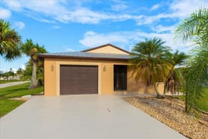 1 Ecuador Way, Fort Pierce, FL 34951 Sold 04/10/25