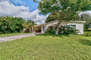 2624 2nd Street SW, Vero Beach, FL 32962 Sold 10/28/24