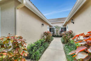 147 N Lakeshore Drive, Hypoluxo, FL 33462 Sold 12/02/24