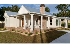 19019 High Springs Main Street, High Springs, FL 32643 Sold 01/02/25