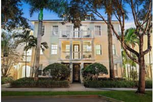 225 Murcia Drive 201, Jupiter