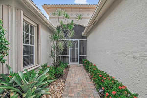 8699 Tierra Lago Cove, Lake Worth, FL 33467 Sold 04/08/25