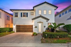 559 Tomahawk Court, Palm Beach Gardens, FL 33410 Sold 03/05/25