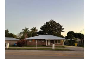 1910 Bacom Point Road, Pahokee, FL 33476 Sold 01/03/25