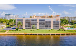 985 SE 19th Avenue 101, Deerfield Beach, FL 33441 Sold 12/17/24