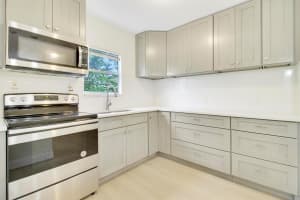 848 Upland Road, West Palm Beach, FL 33401 Sold 02/19/25