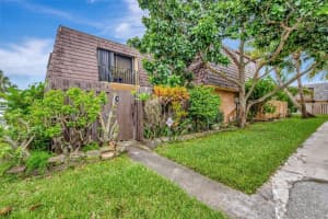 247 Lake Arbor Drive, Palm Springs, FL 33461 Sold 12/13/24
