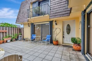 247 Lake Arbor Drive, Palm Springs, FL 33461 Sold 12/13/24