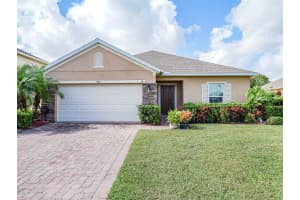 545 Valencia Circle SW, Vero Beach, FL 32968 Sold 07/29/25