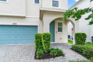 1822 Lake Cove Drive, Lake Worth Beach, FL 33460 - MLS#R11028889