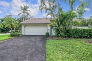 13388 Bedford Mews Court, Wellington, FL 33414 Sold 02/03/25