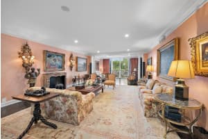 425 Worth Avenue 2f, Palm Beach, FL 33480 - MLS#R11029316
