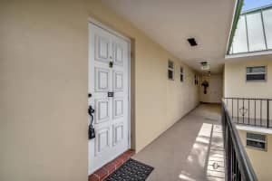 1 Colonial Club Drive 303, Boynton Beach, FL 33435 Sold 02/11/25