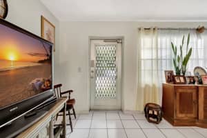 393 Northampton S, West Palm Beach, FL 33417 Sold 04/24/25