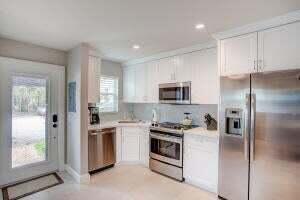 137 NE 7th Avenue, Delray Beach, FL 33483 - MLS#R11029900