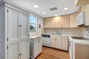 292 Saxony G, Delray Beach, FL 33446 Sold 12/26/24