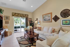 6525 Oxford Circle 104, Vero Beach, FL 32966 Sold 03/18/25