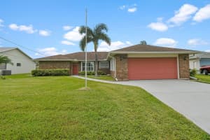 402 SW Carter Avenue, Port Saint Lucie, FL 34983 Sold 01/28/25