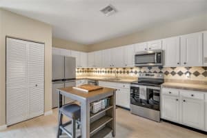 536 7th Square, Vero Beach, FL 32962 Sold 06/02/25
