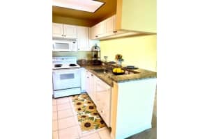 2806 Veronia Drive 303, Palm Beach Gardens, FL 33410 Sold 12/02/24