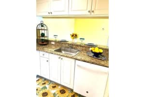 2806 Veronia Drive 303, Palm Beach Gardens, FL 33410 Sold 12/02/24