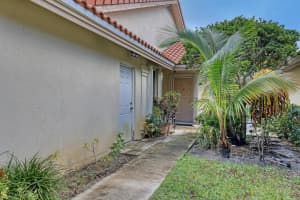 2580 Iroquois Circle, West Palm Beach, FL 33409 Sold 04/01/25