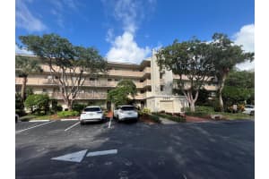 6585 Kensington Lane #403, Delray Beach, FL 33446 Sold 02/14/25