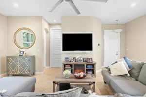 561 Tomahawk Court, Palm Beach Gardens, FL 33410 Sold 03/06/25