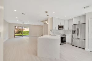 4453 SW 11th Place, Deerfield Beach, FL 33442 Sold 01/02/25