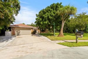 4755 Richmond Mews, Haverhill, FL 33415 Sold 01/09/25