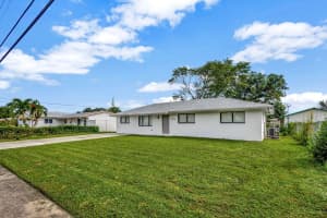 2016 Avenue S, Riviera Beach, FL 33404 Sold 12/06/24