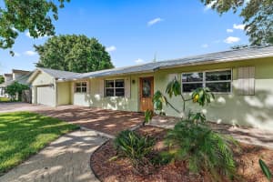 243 W Riverside Drive, Jupiter, FL 33469 Sold 12/23/24