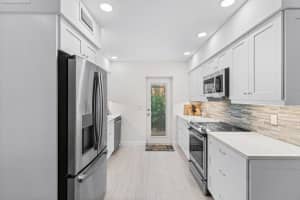 807 NE 1st Street NE 5w, Delray Beach, FL 33483 Sold 01/23/25