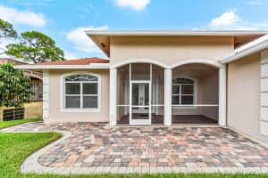 6678 Westview Drive, Lantana, FL 33462 Sold 01/28/25