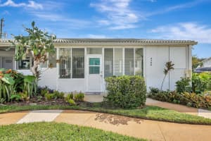 2109 SE Wayne Road 2109, Stuart, FL 34994 - MLS#R11031351