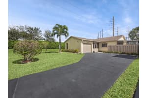 5786 Mirror Lakes Boulevard, Boynton Beach, FL 33472 Sold 12/20/24
