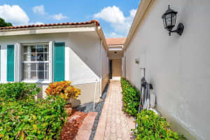 6091 Floral Lakes Drive, Delray Beach, FL 33484 Sold 03/05/25