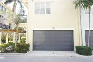 151 Greenwich Circle, Jupiter, FL 33458 Sold 02/28/25