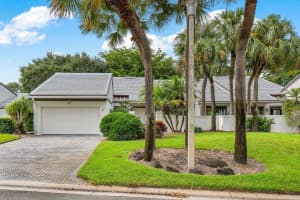7 Clubhouse Lane, Boynton Beach, FL 33436 Sold 01/31/25