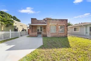 4324 Garden Avenue, West Palm Beach, FL 33405 Sold 01/03/25