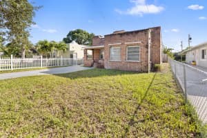 4324 Garden Avenue, West Palm Beach, FL 33405 Sold 01/03/25