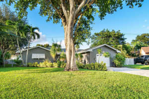 1903 Central Court, Lake Clarke Shores, FL 33406 Sold 05/29/25