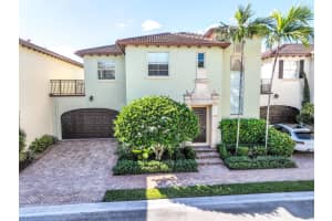 104 Via Poinciana Lane, Boca Raton, FL 33487 Sold 01/02/25