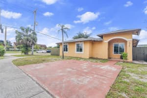 19100 NW 32nd Avenue, Miami Gardens, FL 33056 Sold 12/17/24