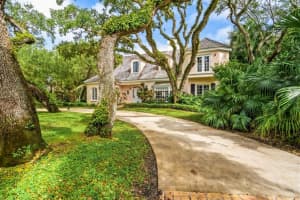 1086 Winding River Road, Vero Beach, FL 32963 Sold 02/07/25