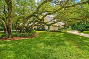 1086 Winding River Road, Vero Beach, FL 32963 Sold 02/07/25