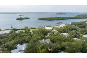 1086 Winding River Road, Vero Beach, FL 32963 Sold 02/07/25
