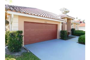 1717 Wiltshire Village Drive, Wellington, FL 33414 Sold 03/27/25